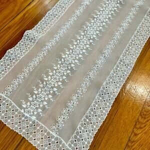 Vintage Floral Embroidered Table Runner White Classic Elegance Decor